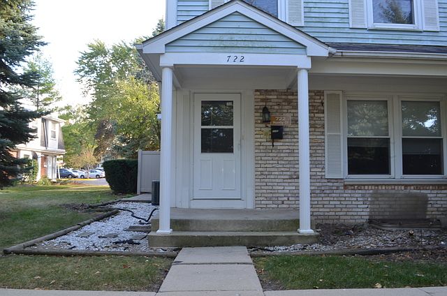 1st image of 722 Huntly Ct #722
