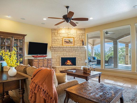 5th image of 485 Settlers Way North