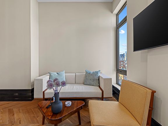 2nd image of 185 Chrystie St #1201