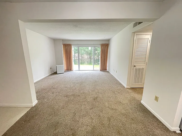 2 Holland Dr — Photo 1