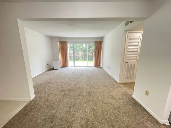 2 Holland Dr, Chapel Hill, NC 27514