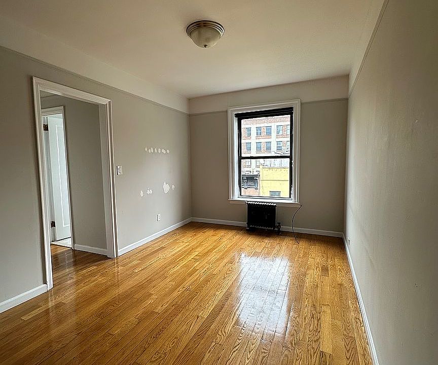 1st image of 414 W 44th St APT 6B