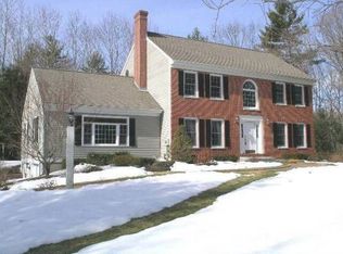 12 Cinnamon Dr, Goffstown, NH 03045