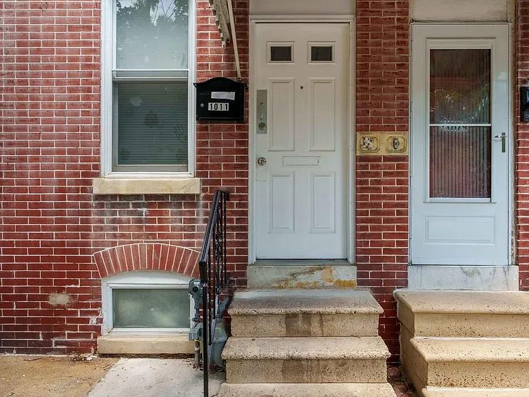 1011 W 5th St — Photo 21