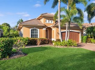 10748 Fieldfair Dr, Naples, FL 34119