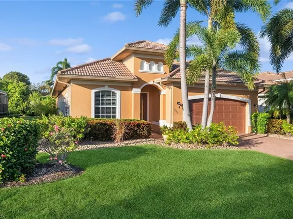 10748 Fieldfair Dr, Naples, FL 34119