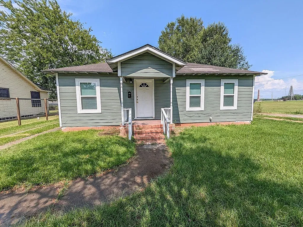 3 bed, 1188 sqft, $1,200 — Photo 1