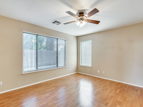 4th image of 12605 W Flower St