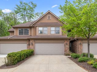 5221 Royal Vale Ln, Dearborn, MI