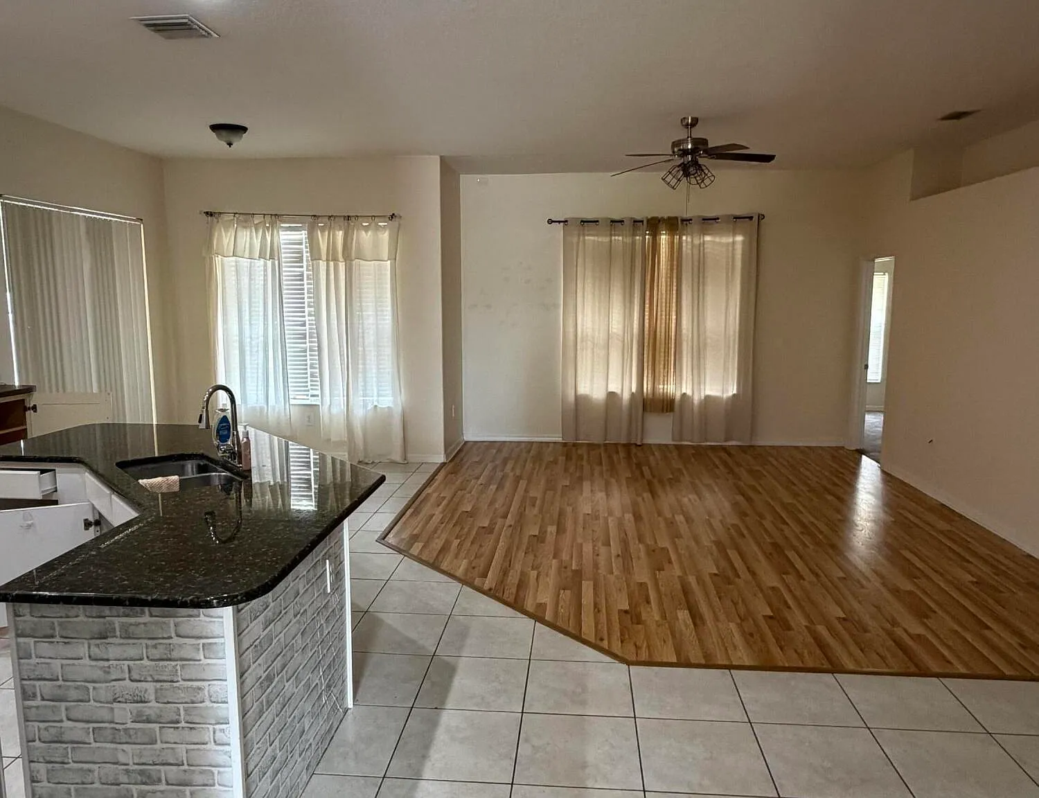 4 bed, 2.0 bath, 2233 sqft, $2,300 — Photo 3