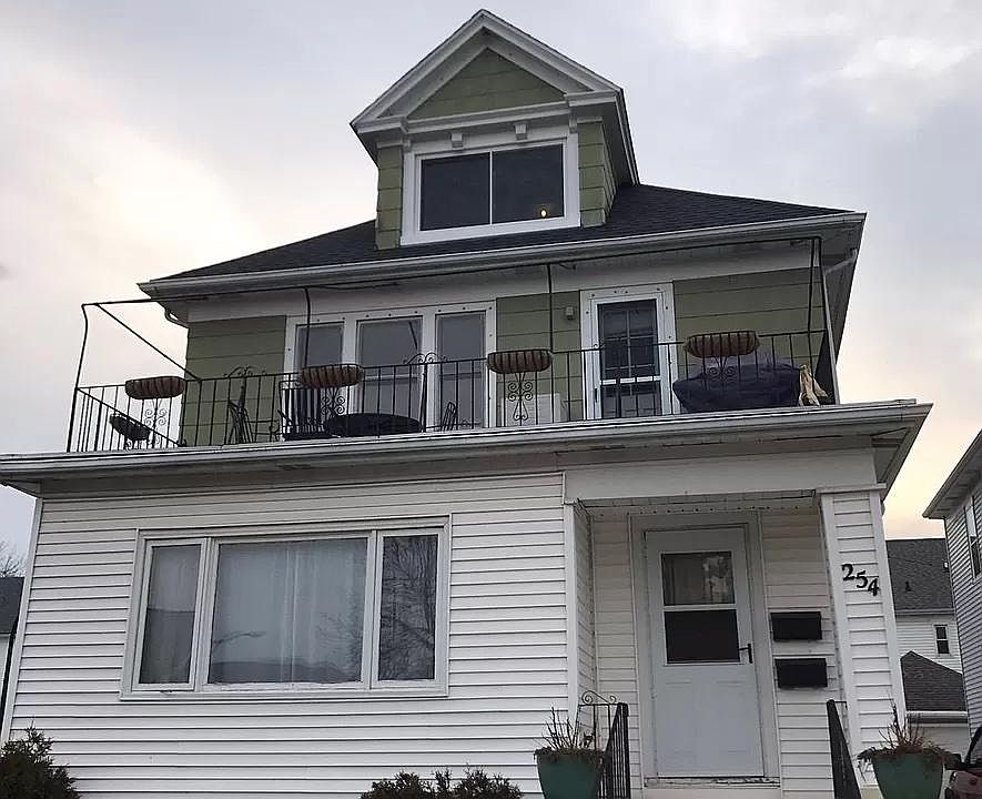 Front of House - Front Balcony