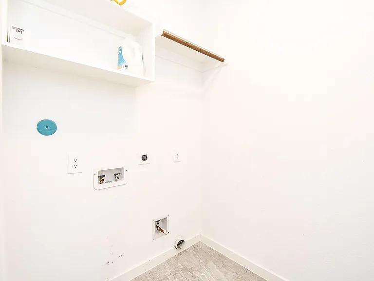 6828 Liverpool St — Photo 23