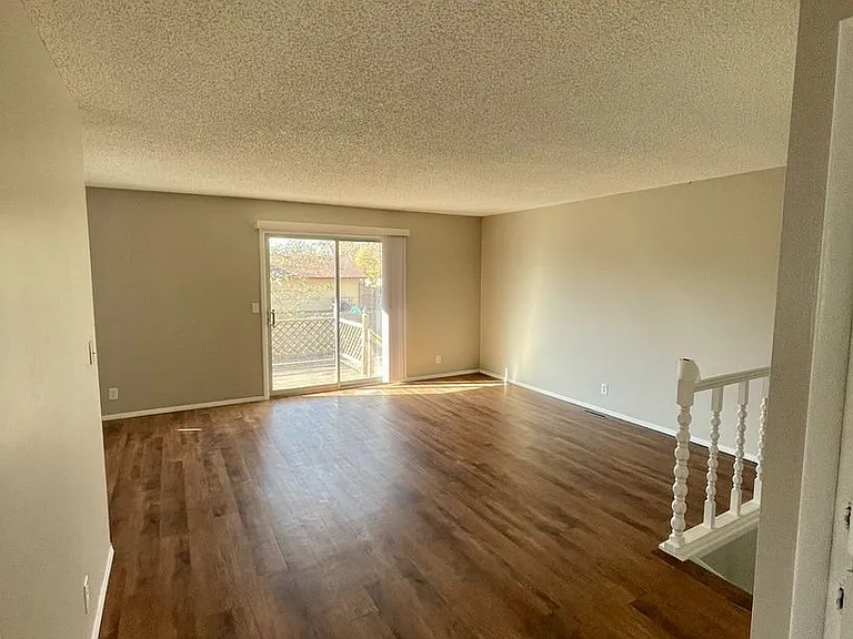 2525 N Bleckley St — Photo 4