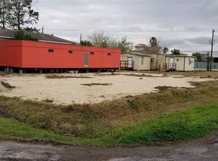 4726 W Bayshore Dr, Bacliff, TX 77518