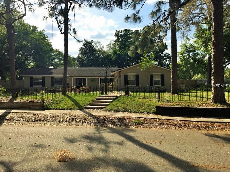 1st image of 100 Poplar Pl