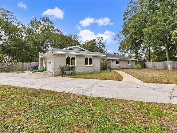 4th image of 3733 COVE Court