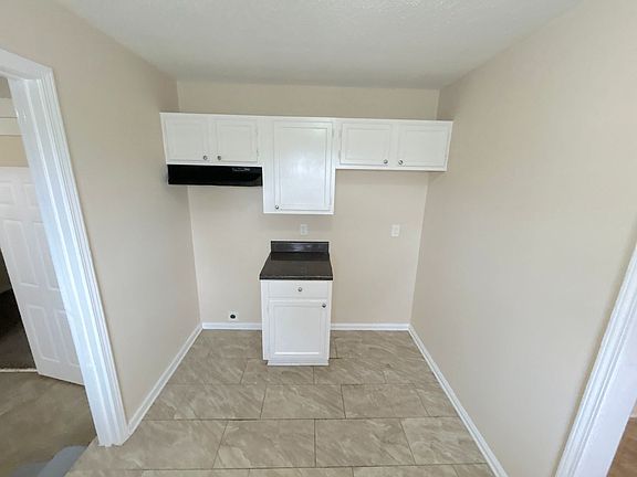 4th image of 4376 Willow Rd