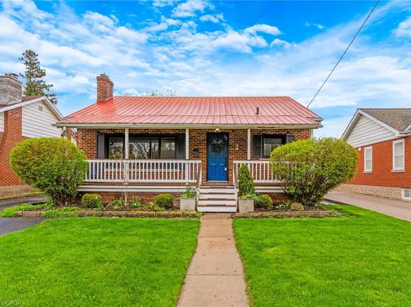 34 Christopher Dr, Cambridge, ON N1R 4R4