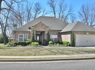 627 Lakes Dr, Tahlequah, OK 74464