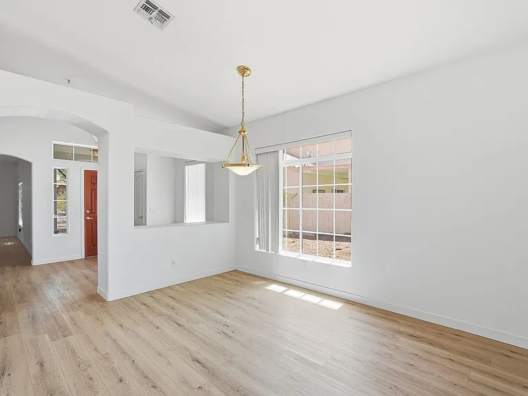 10860 N 118th Way — Photo 5