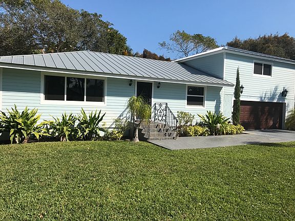 2nd image of 2441 Snug Harbor Dr