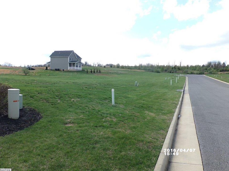 2nd image of 265 Jocelyn Ln