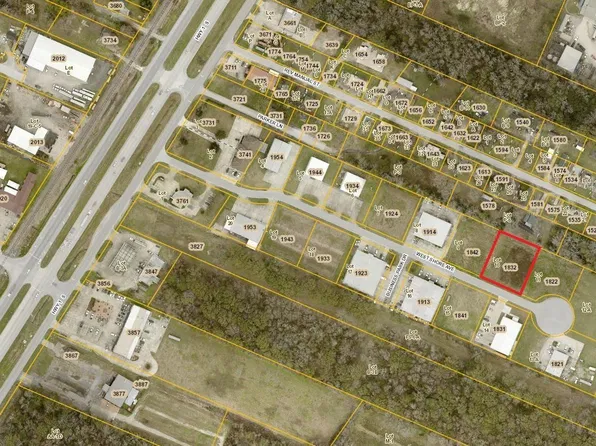 1832 W Shore Ave, Port Allen, LA 70767