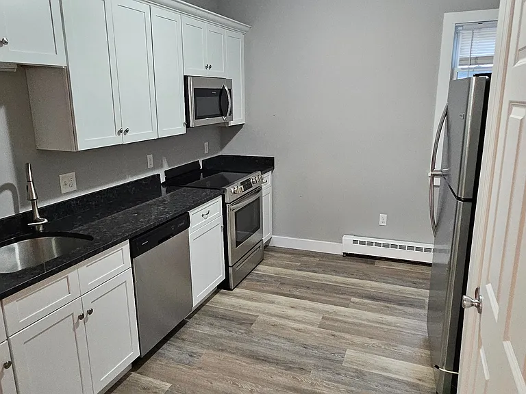 320 Hamilton St #3 — Photo 6