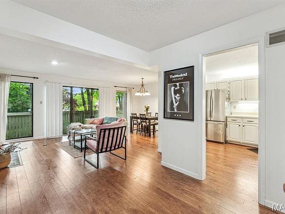 3rd image of 5579 Waterman Blvd APT A
