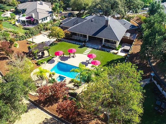 5th image of 40 Trailview Court