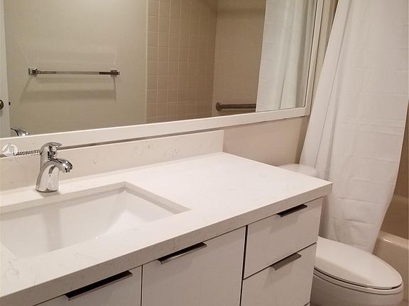 4th image of 1721 Whitehall Dr APT 402