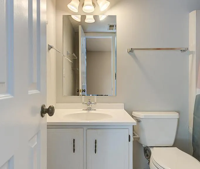 10402 Timberwood Cir — Photo 15