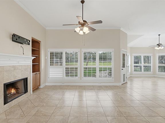 5th image of 905 Mountain Dr