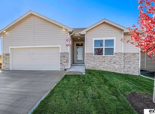 21651 McClellan Dr, Gretna, NE 68028