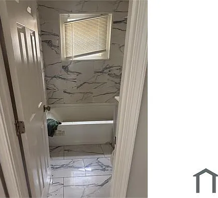 556 Cairo St NW — Photo 1