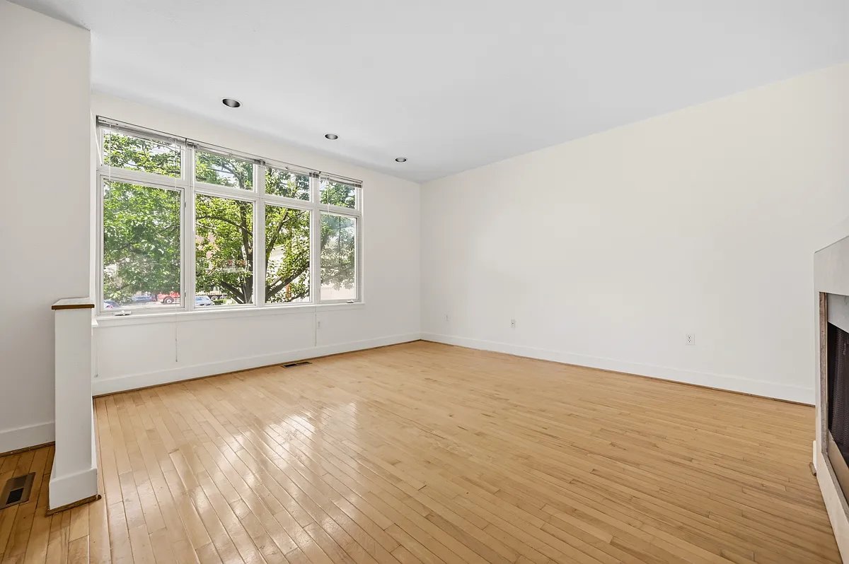 3 bed, $3,500 — Photo 4