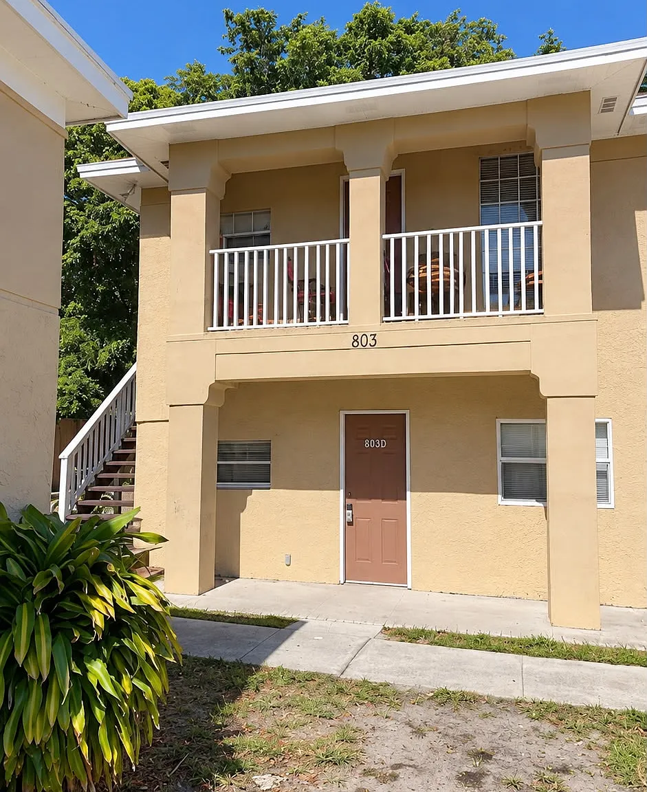 3 bed, 1000 sqft, $2,550 — Photo 1
