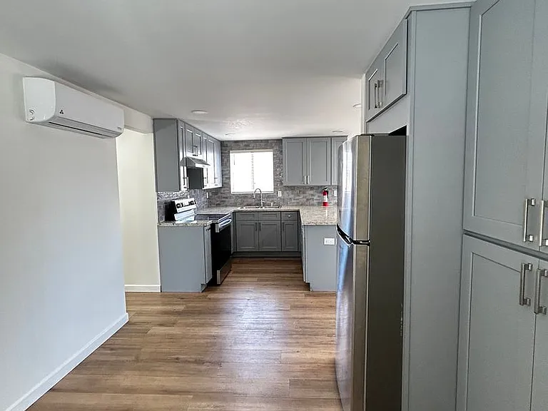 2764 Wilma St — Photo 10