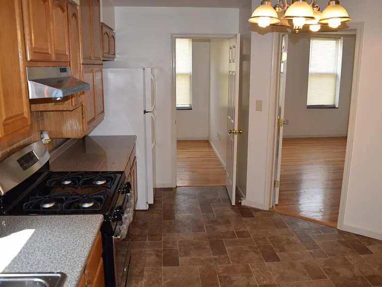 90 Nichols St #3F — Photo 14