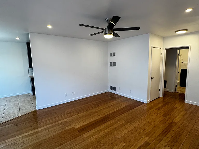 410 S Commonwealth Ave #4 — Photo 18
