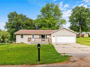 231 N Navajo Ln, North English, IA 52316