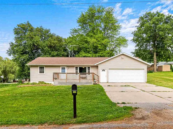 231 N Navajo Ln, North English, IA 52316