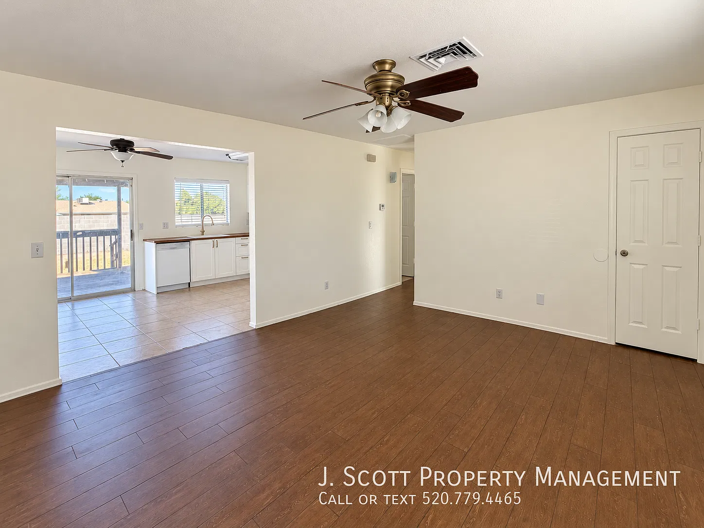 Charming 2 Bed, 1 Bath Tempe Home in Wood Park Village with Attached Two-Car Garage — Photo 2