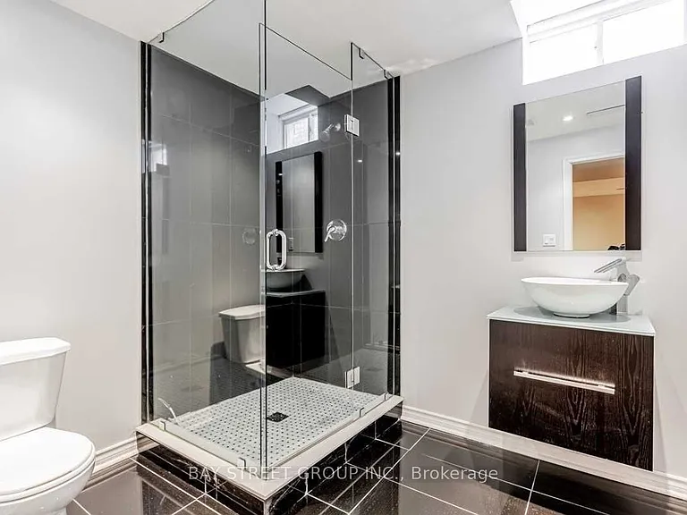 30 Delattaye Ave — Photo 27