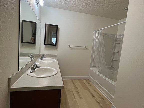 3rd image of 2304 Bonnie Lakes Dr