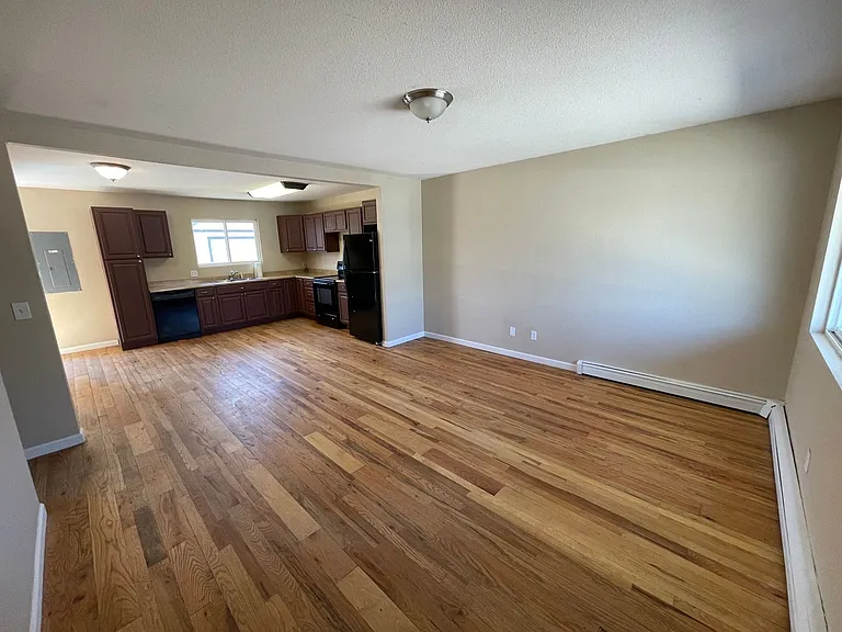 616 Zion Dr — Photo 3