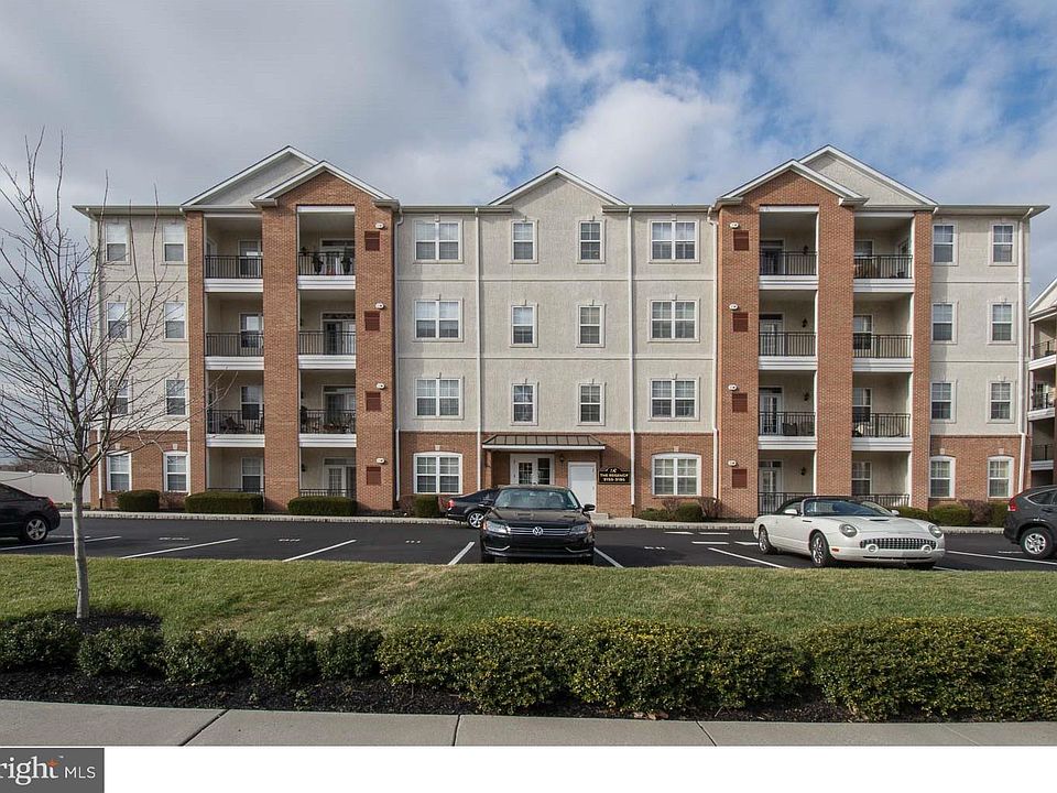 1st image of 3158 Capri Dr #21