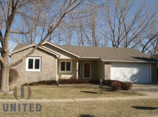 2323 Pueblo Dr, Sioux City, IA 51104