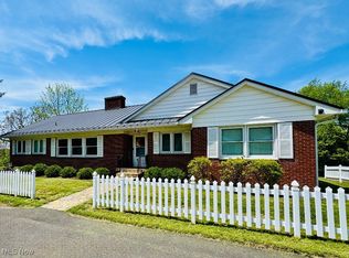 95 Sunset Dr, McConnelsville, OH 43756