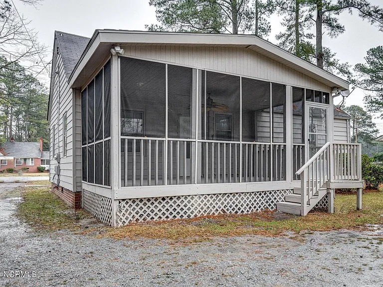 1145 Tarboro St — Photo 17